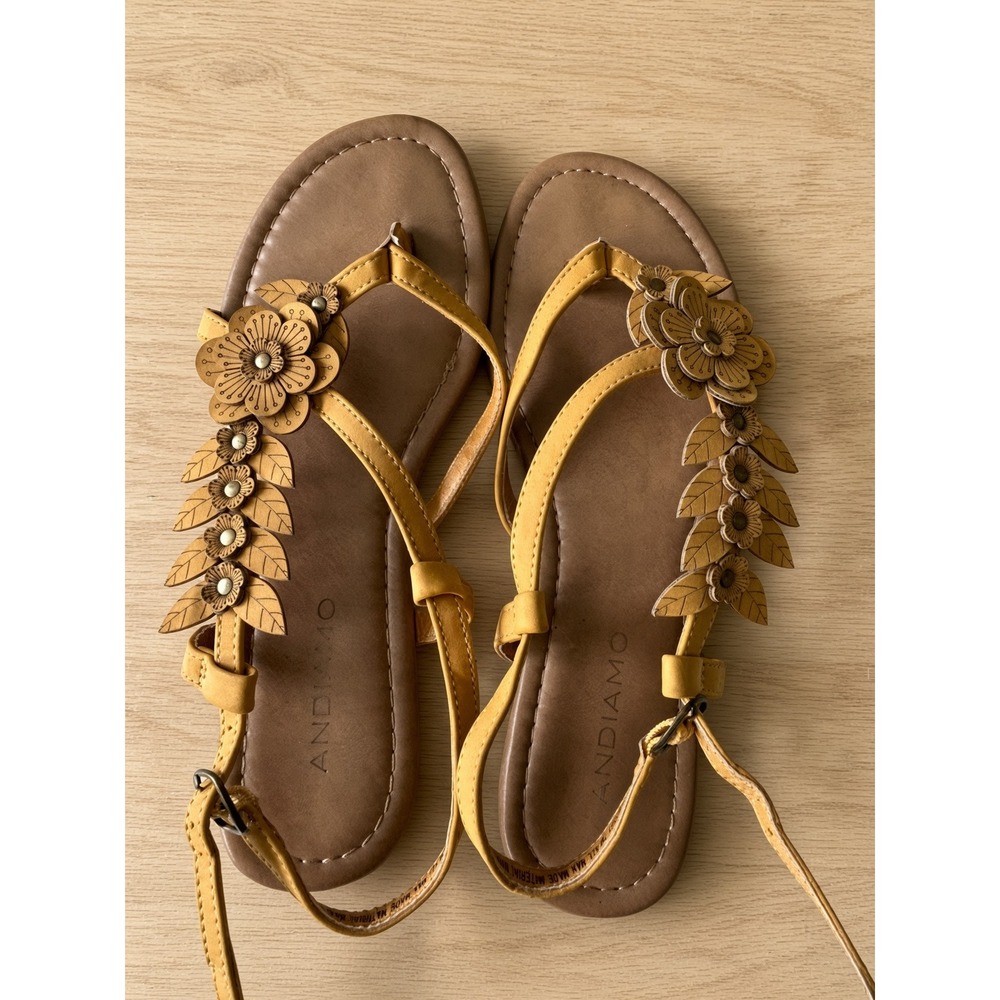 Andiamo Womens Mustard Yellow Floral T-Strap Flat Sandals Ankle Strap Size 7M